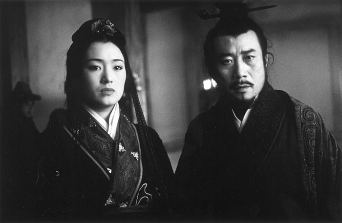 Gong Li as Lady Zhao and Li Xuejian as Emperor Ying Zheng